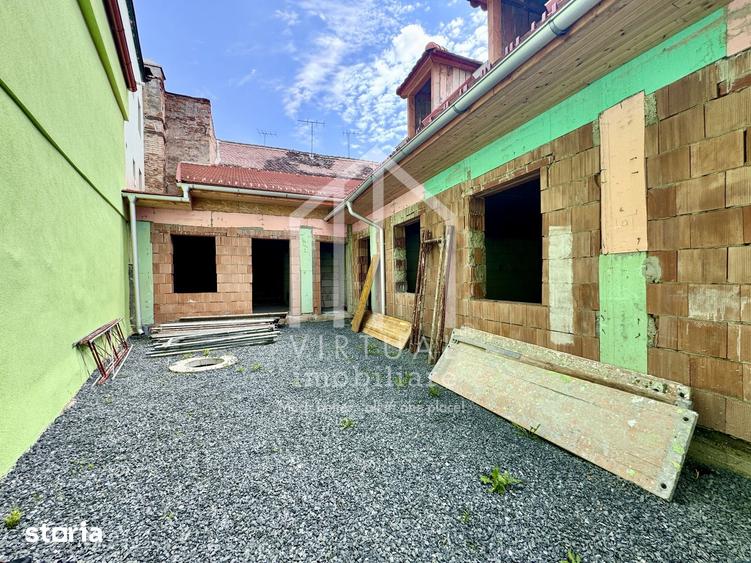 Casă cu 6 camere cu Teren 218 Mp în Central
