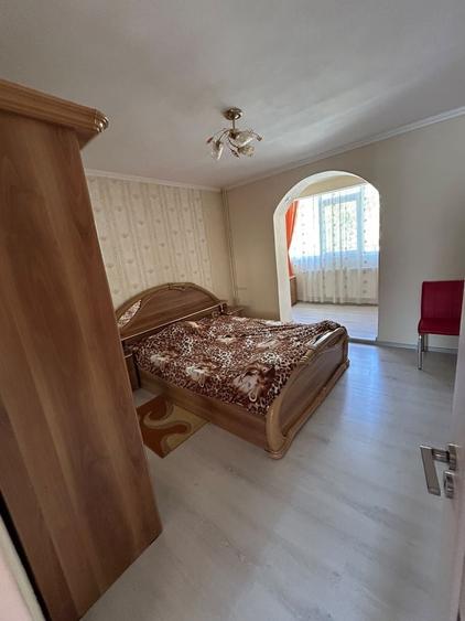 Apartament cu 3 camere în Central — fotografia 3