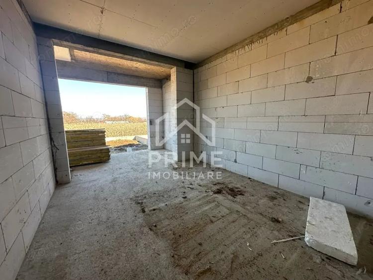 Casă cu Teren 200 Mp în Teiu