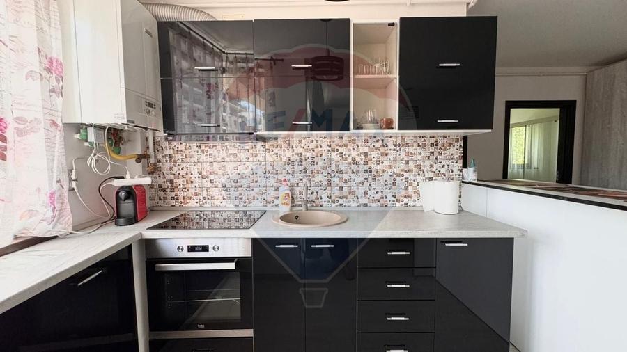 Apartament cu 3 camere semidecomandat, mobilat în Mărăști