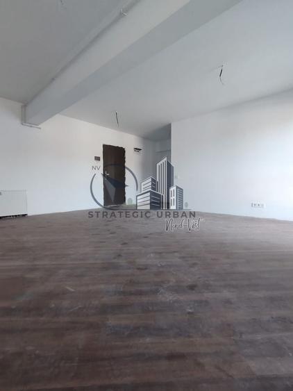 Apartament cu 3 camere semidecomandat în Florești