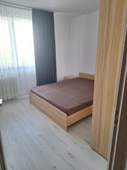Apartament cu 2 camere semidecomandat în Berceni