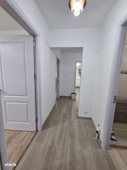 Apartament cu 3 camere decomandat în Giurgiului