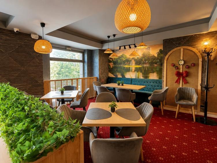 Spațiu comercial, de 223 mp, în Decebal