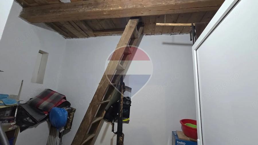 Casă cu 3 camere cu Teren 1320 Mp în Ațel