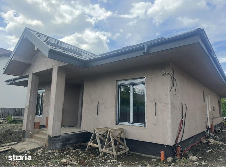 Casă cu 3 camere decomandat cu Teren 900 Mp în Central