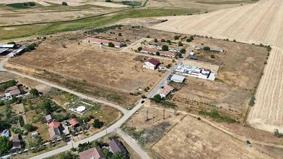 Teren de 90000 mp, în Bara