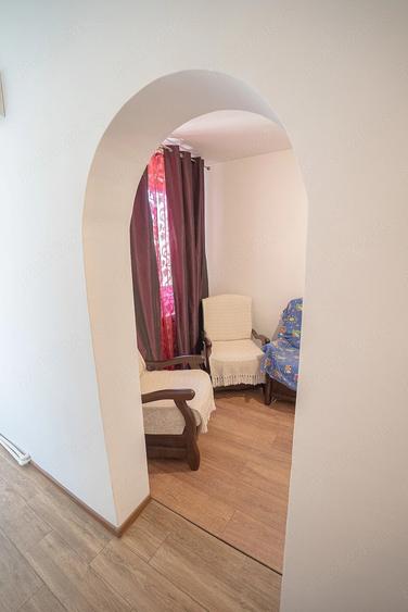 Casa 3 camere de vanzare in Tecuci 100 mp construi?i, teren 368 mp, zona Pia?a - 10