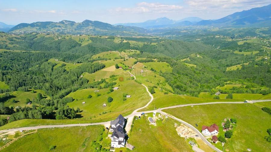 Teren Construcții intravilan de 13000 mp, în Șirnea