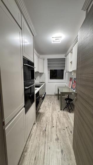 Apartament cu 3 camere decomandat în Nufărul