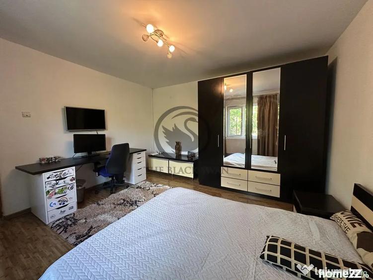 Casă cu 4 camere cu Teren 660 Mp în Central