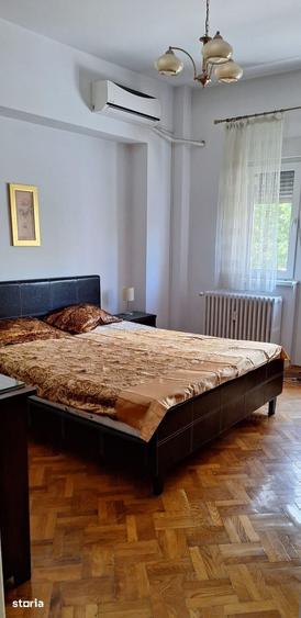 Apartament cu 3 camere decomandat în Ștefan cel Mare
