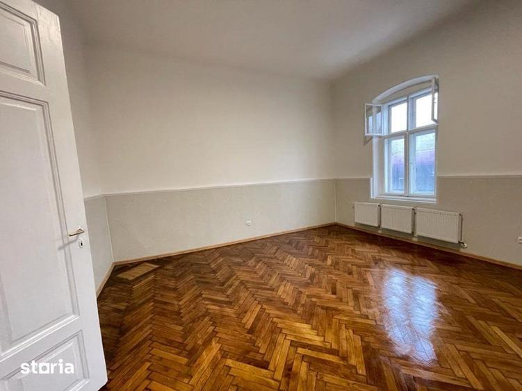 Spațiu comercial, de 60 mp, în Central