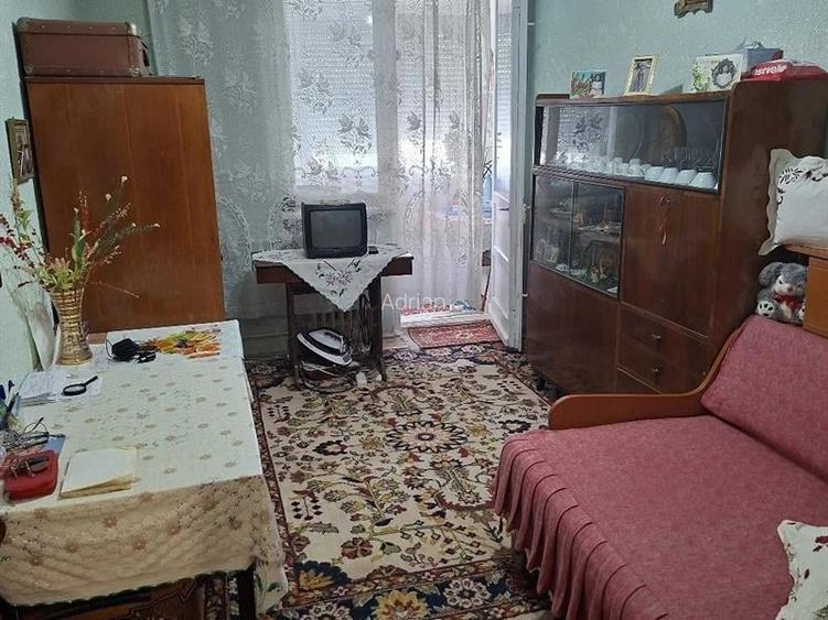 Apartament 2 camere, decomandat, Sud