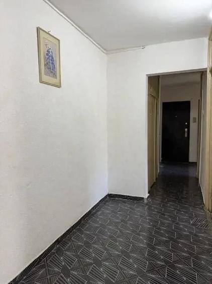 Apartament cu 3 camere decomandat în Brazda lui Novac
