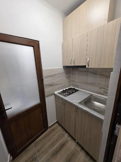 Garsonieră decomandată în Central