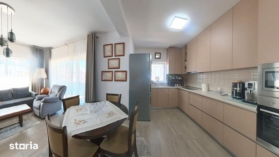 Apartament cu 3 camere în Tractorul
