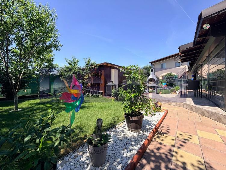 Casă individuală cu 5 camere cu Canalizare în Central