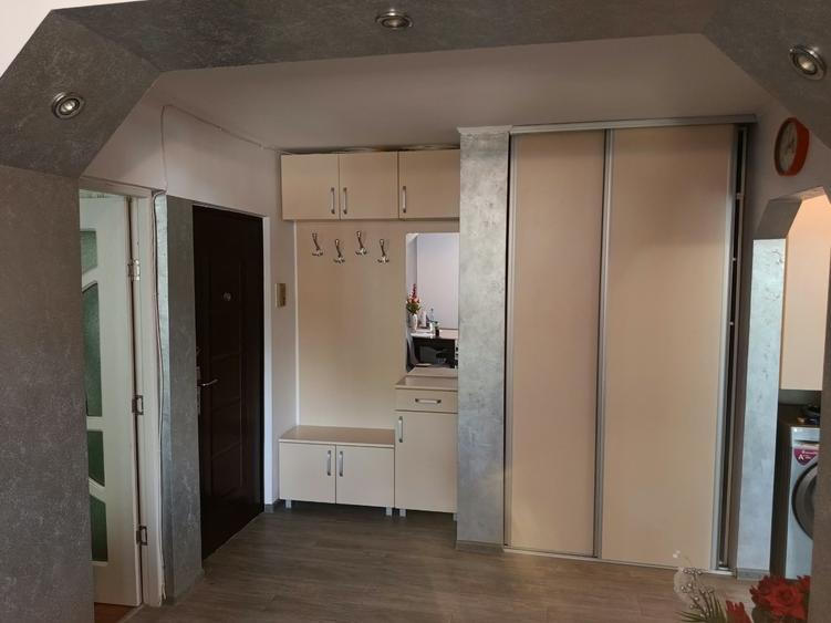 Apartament cu 2 camere decomandat în Decebal