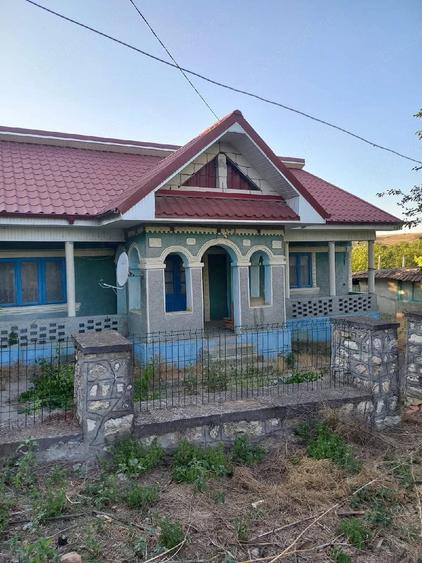 Casă cu 3 camere cu Teren 2400 Mp în Tufani