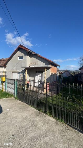 Casă cu 3 camere cu Canalizare în Unirea
