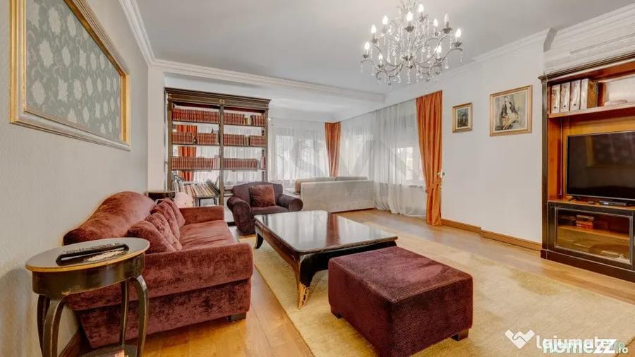 Apartament cu 4 camere decomandat în Primăverii