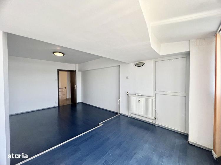 Apartament cu 4 camere în Văcăresti