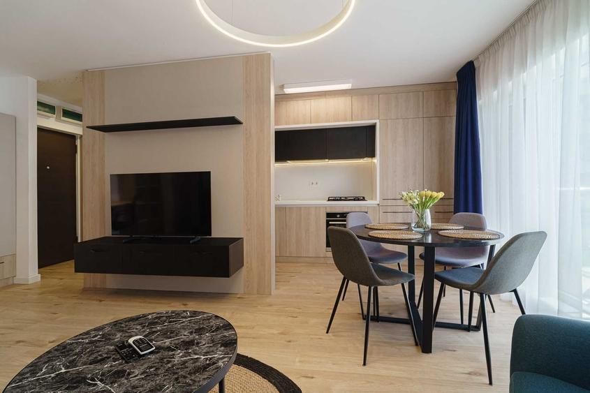 Apartament cu 2 camere semidecomandat în Tei