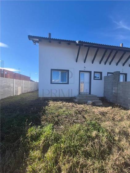Duplex cu 3 camere cu Canalizare în Moșnița Nouă