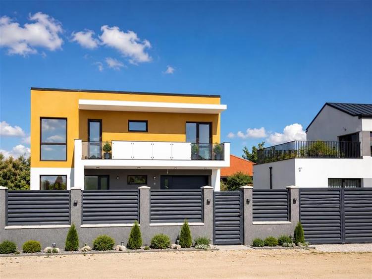 Casă individuală cu 5 camere cu Canalizare în Exterior Est