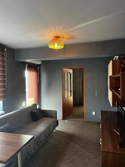 Apartament cu 2 camere semidecomandat în Dragoș Vodă
