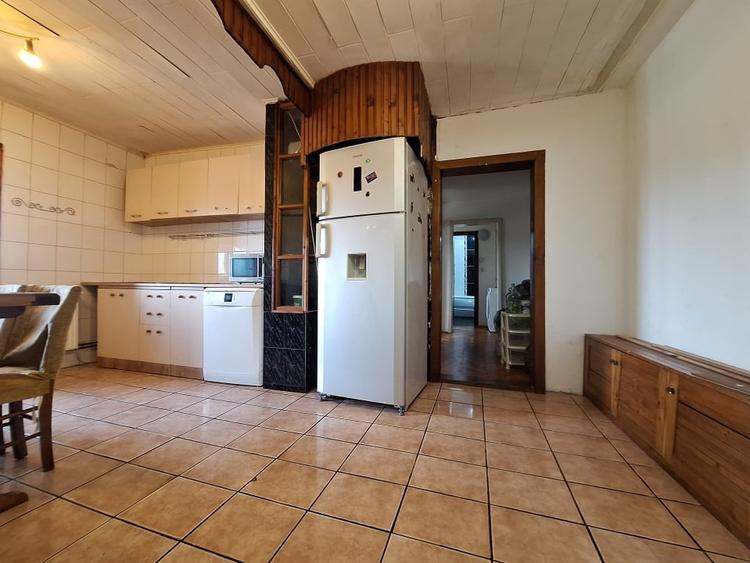 Apartament cu 3 camere decomandat, mobilat în Lipovei