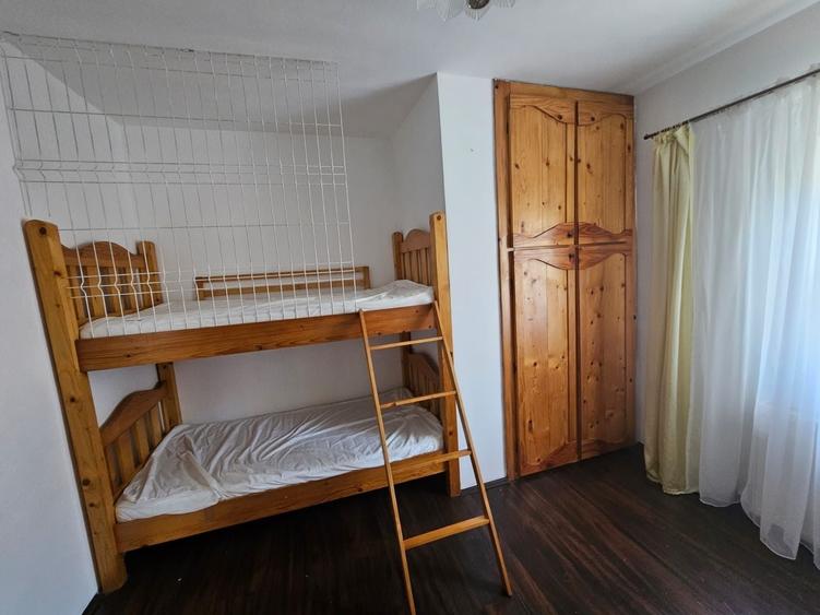 Apartament cu 3 camere semidecomandat în Spitalul Județean