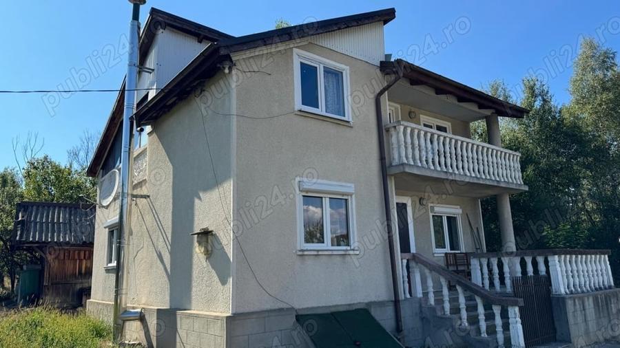 Casă cu 3 camere cu Teren 2037 Mp în Vulcan