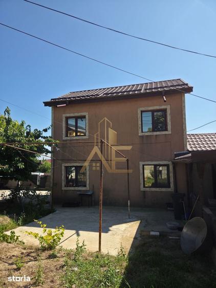Casă cu 4 camere cu Teren 400 Mp în Ion Neculce