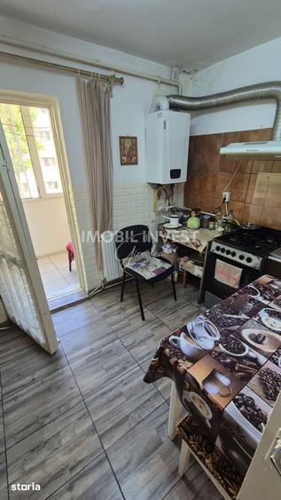 Apartament cu 3 camere în Cetate