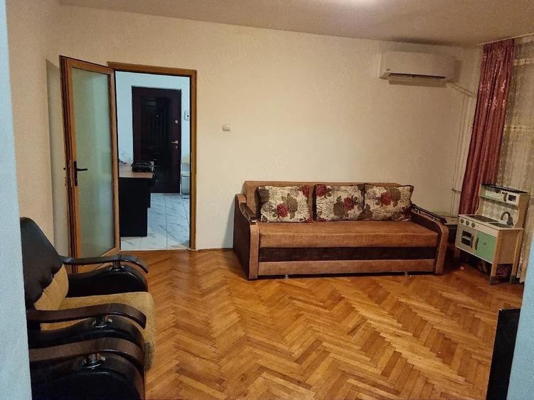 inchiriez apartament zona malu rosu direct proprietar - 4
