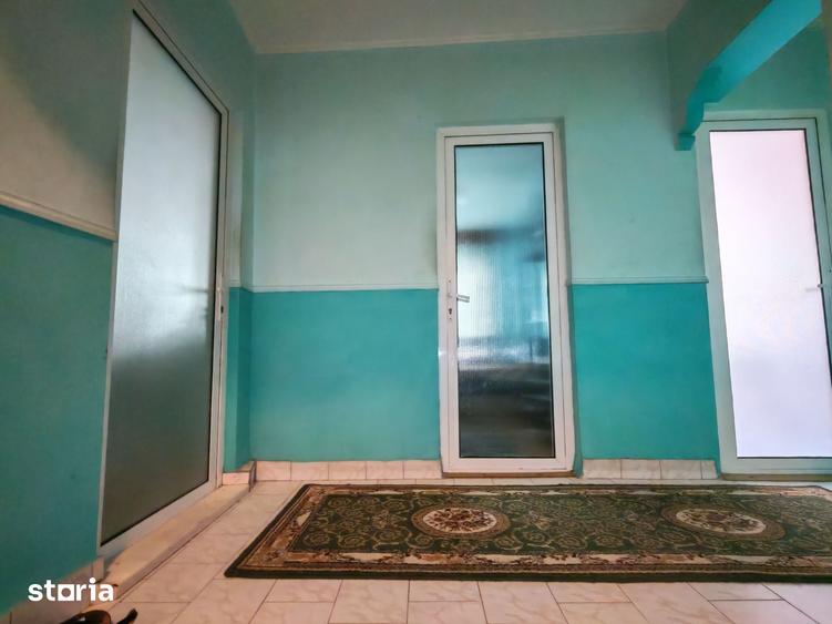 Apartament cu 4 camere decomandat în CET