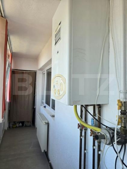 Apartament cu 3 camere decomandat în Micro 4
