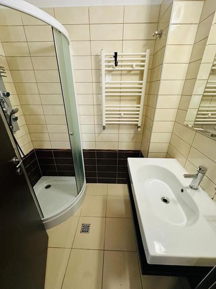 Apartament cu 3 camere decomandat, mobilat în Tineretului