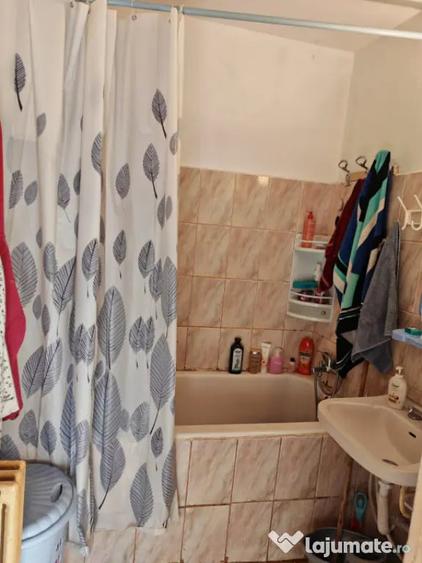 Apartament cu 2 camere semidecomandat în Dacia