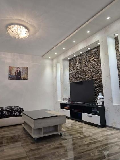 Casă cu 2 camere în Teiu