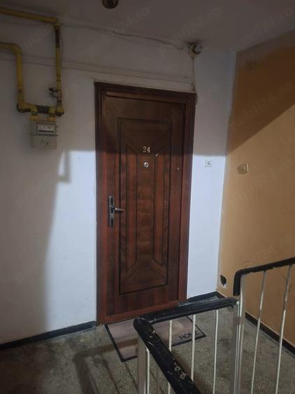 Apartament cu 4 camere decomandat în Balotești