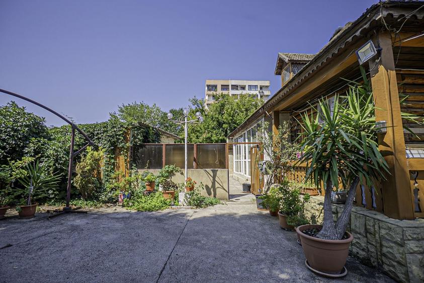Hotel/Pensiune, de 438 mp, în Tomis Nord