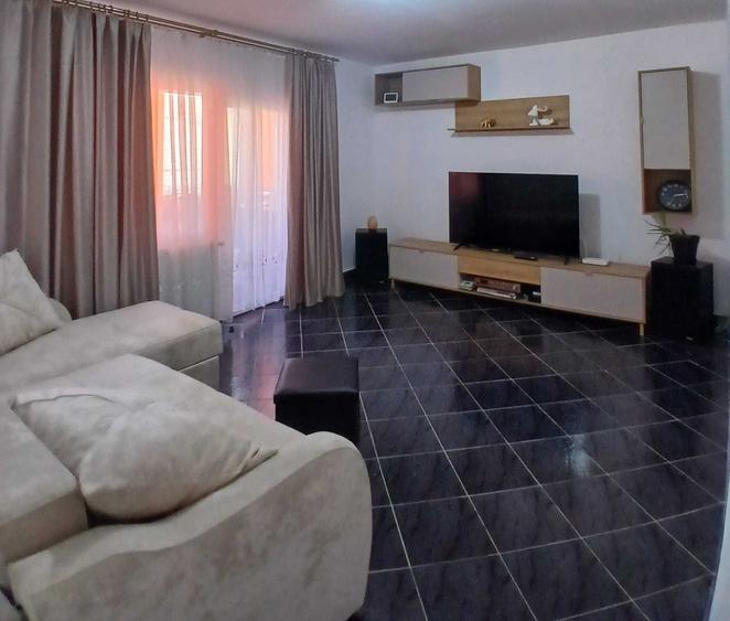 Apartament 2 camere decomandat Codlea langa primarie - proprietar - 4