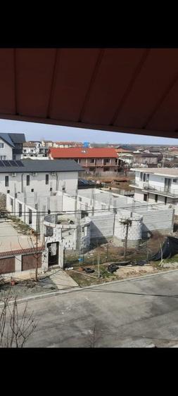 Casă cu 4 camere în Palazu Mare