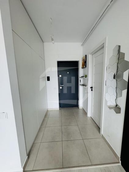 Apartament cu 4 camere semidecomandat, mobilat în Iris