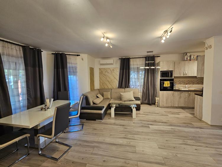 Duplex cu 5 camere cu Canalizare în Dumbrăvița