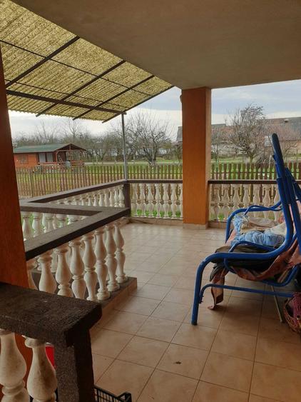 Casă cu 4 camere decomandat în Central