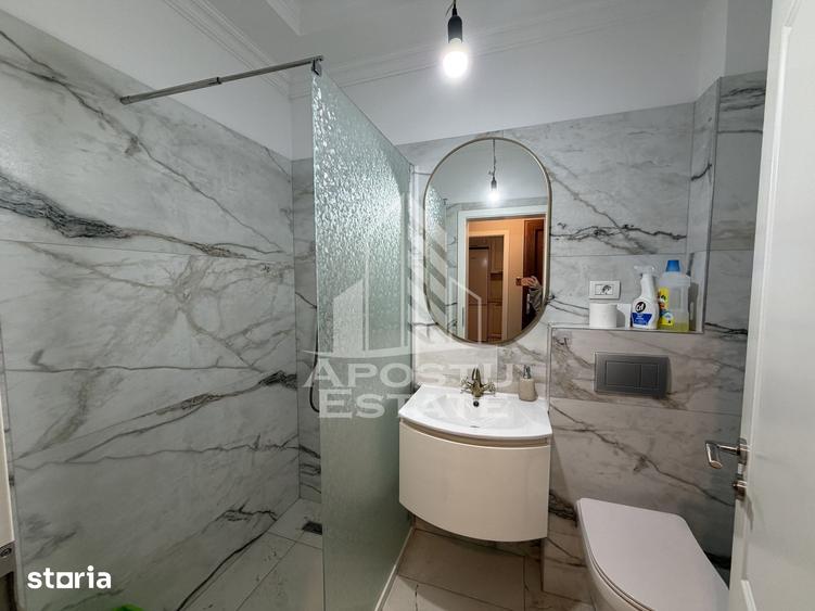 Casă cu 4 camere cu Teren 300 Mp în Central